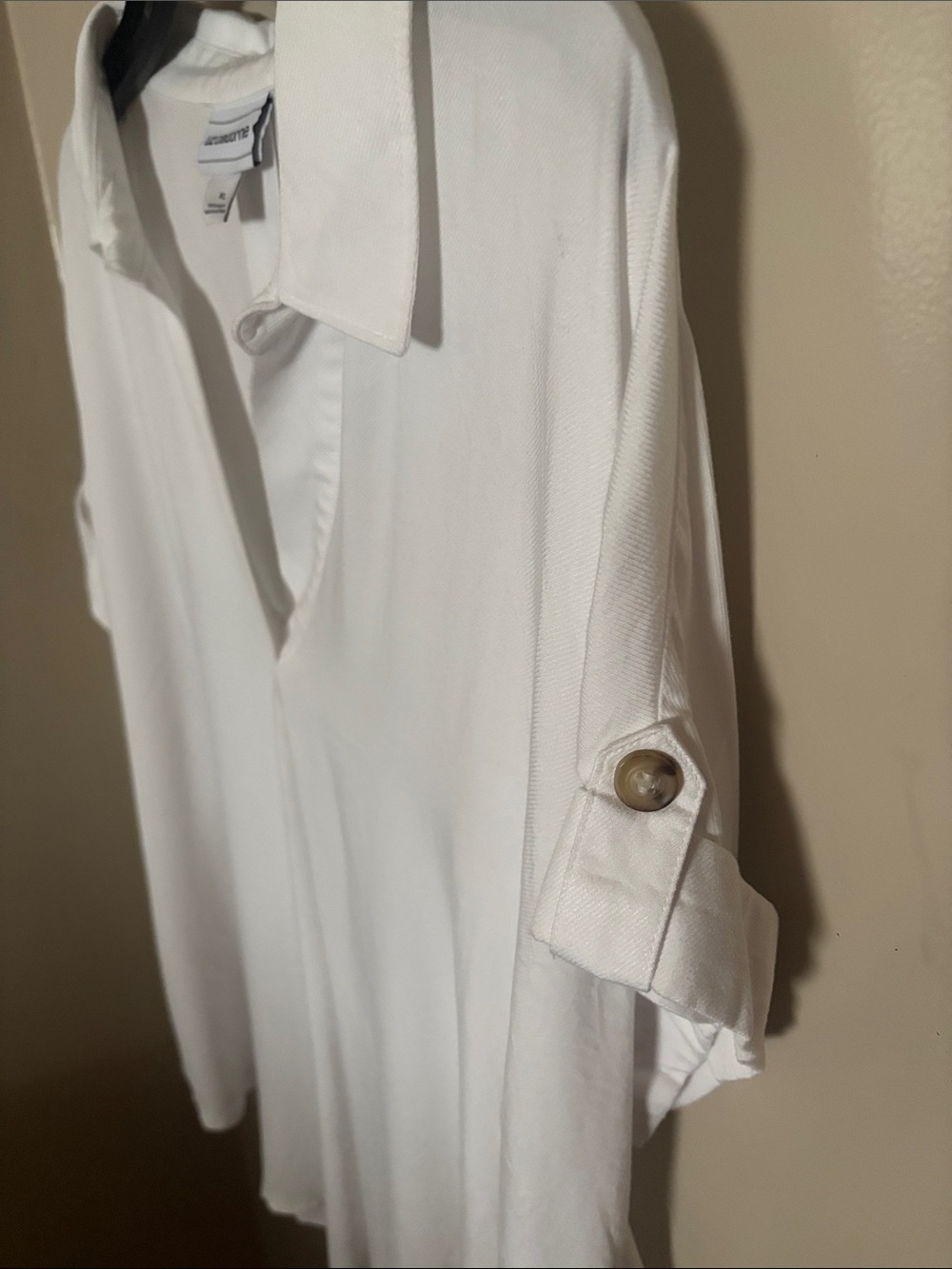 Liz Claiborne White V-Neck Roll-Tab Sleeve Tunic - Picture 3 of 5